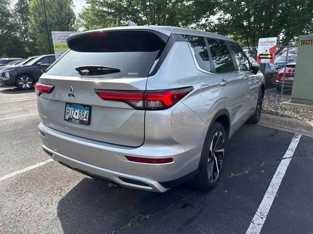 Certified 2024 Mitsubishi Outlander SE with VIN JA4J4VA88RZ053381 for sale in White Bear Lake, Minnesota