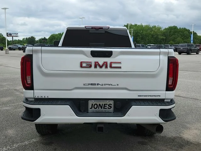 Used 2022 White GMC Denali image 6
