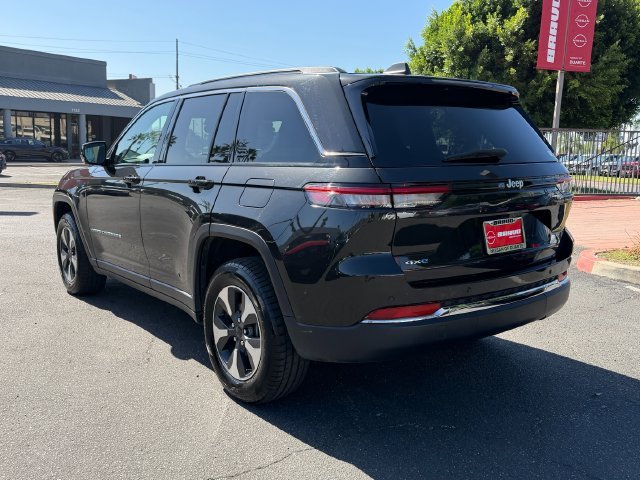 Used 2024  Jeep 4xe image 5