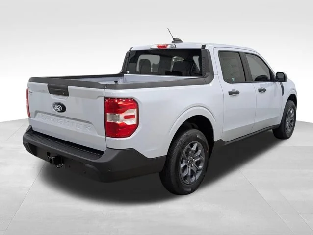New 2026 Space White Metallic Ford XLT image 45