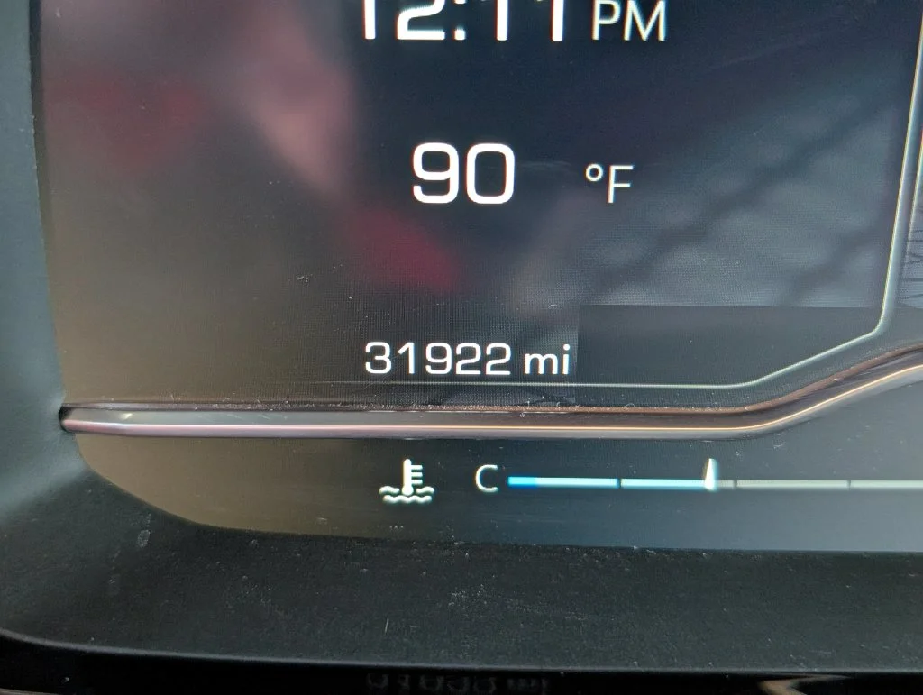 Used 2023 White GMC Denali image 23