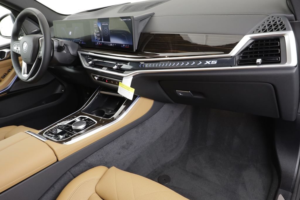 New 2026 Black Sapphire Metallic BMW xDrive50e image 23