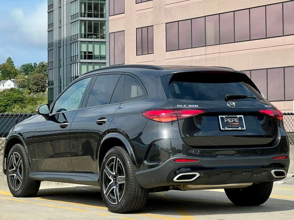 Certified Used 2024  Mercedes-Benz GLC 300 image 5