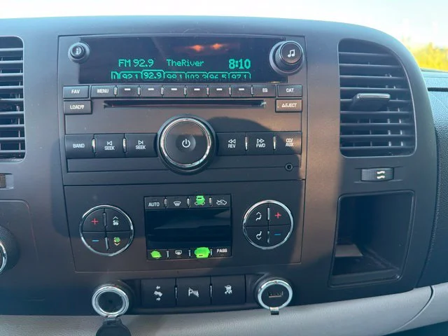 Used 2010 Black Chevrolet LT image 11