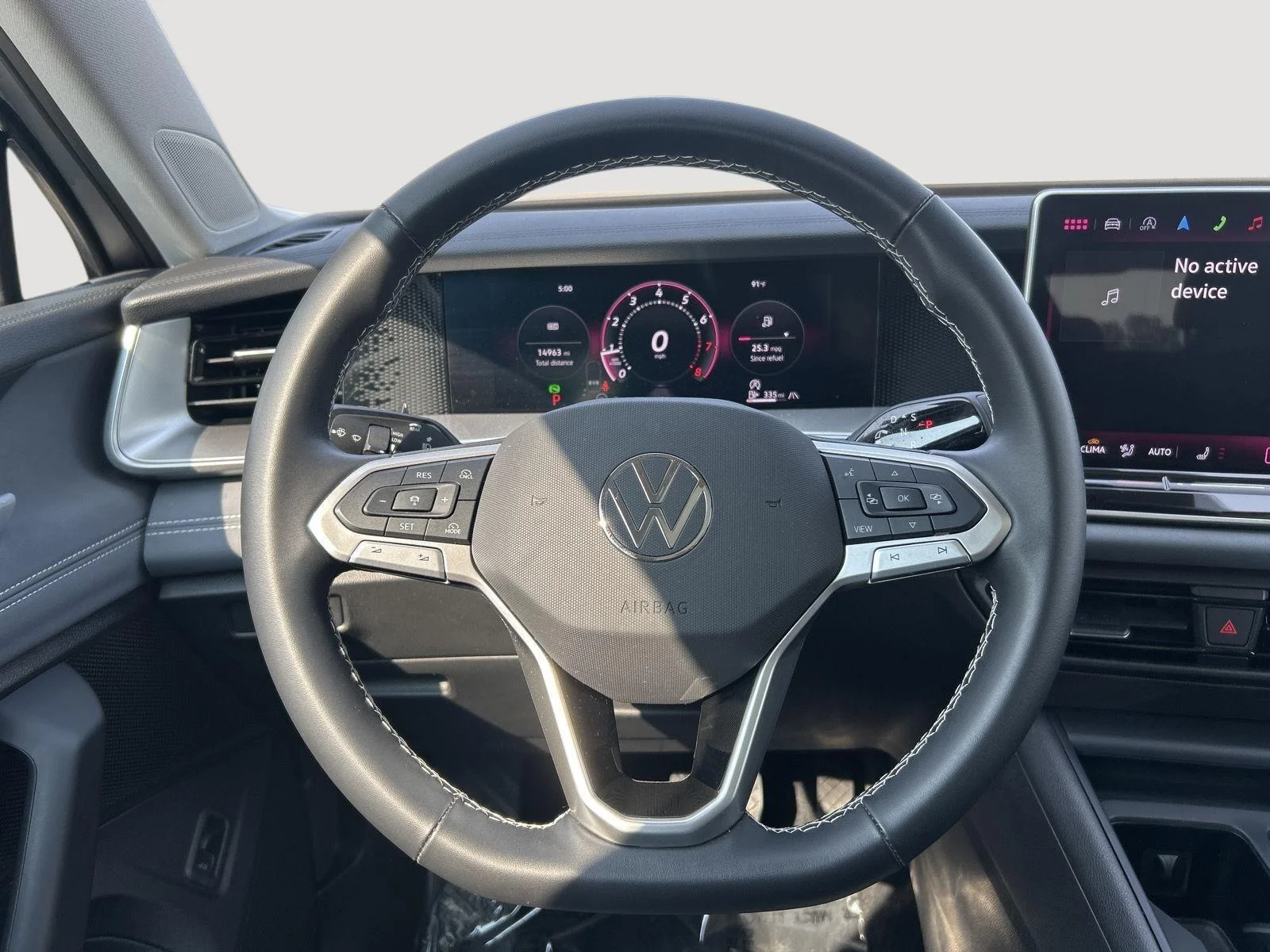 Certified Used 2025 SILVER Volkswagen SE image 11