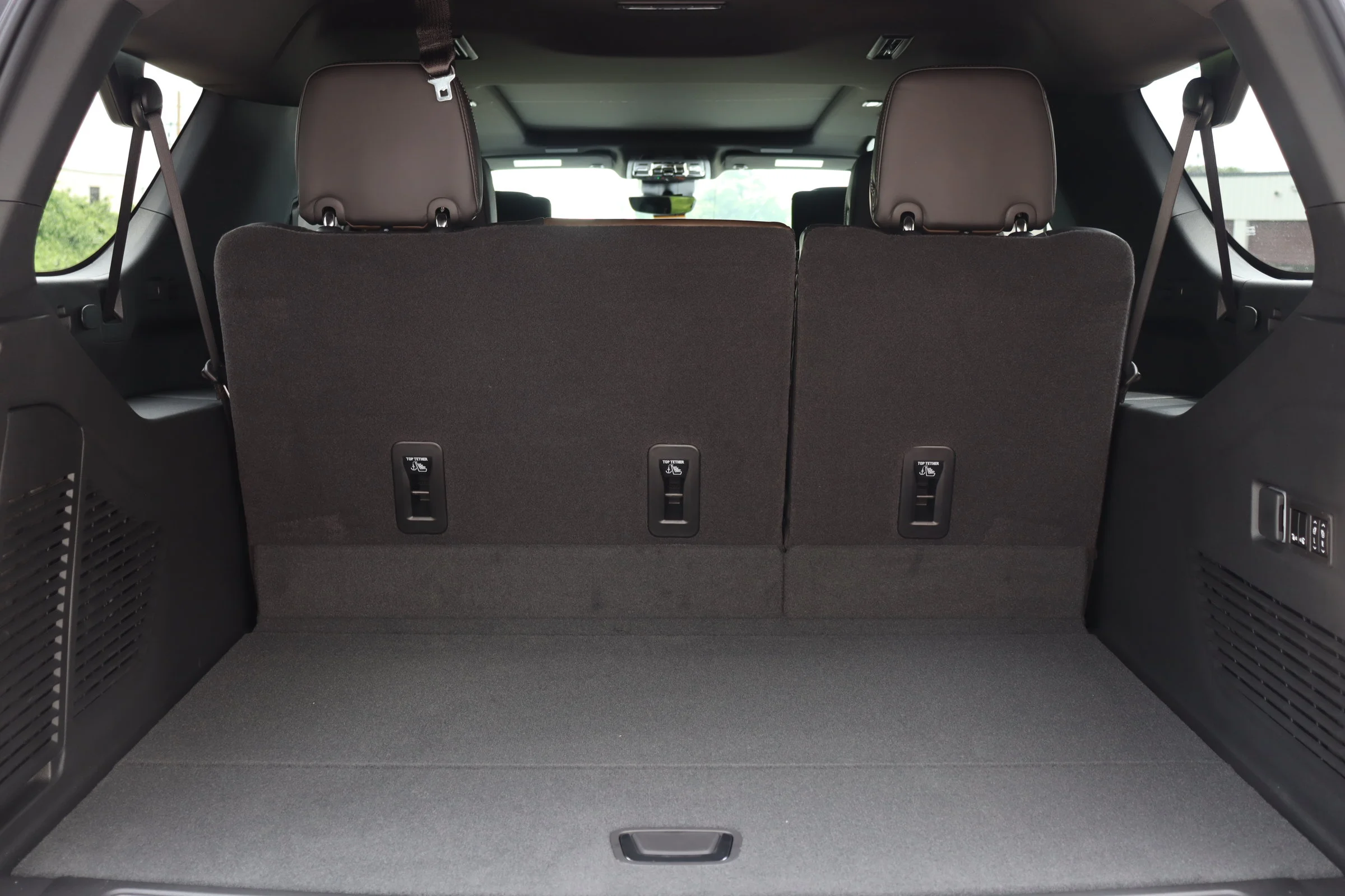 New 2026 Glacier White Tricoat GMC Denali Ultimate image 10