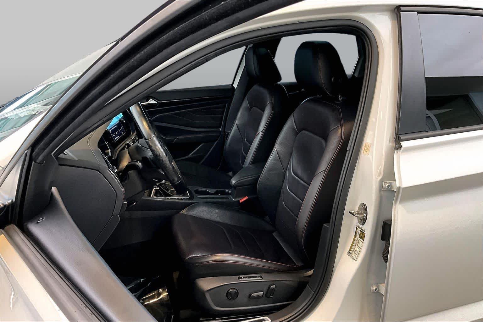 Used 2023 Pure White Volkswagen Autobahn image 8