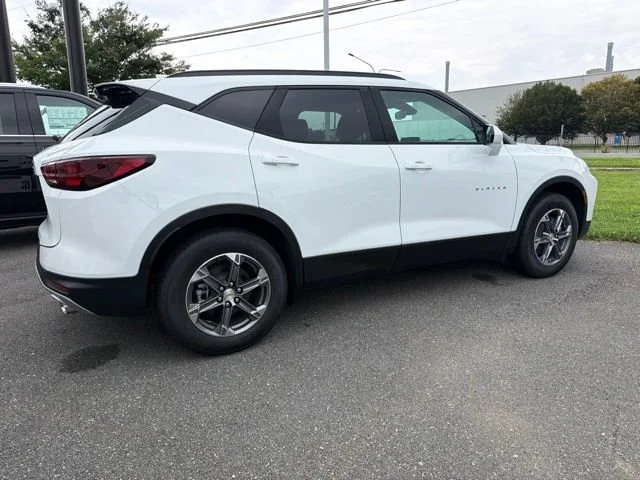 New 2026 Summit White Chevrolet 2LT image 6