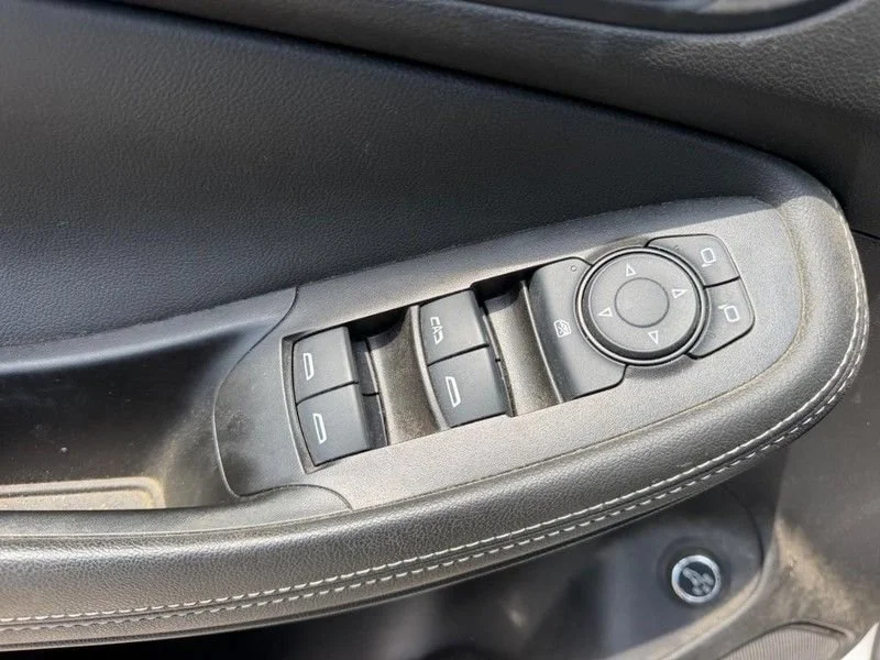 Used 2023 Moonstone Gray Metallic Buick Select image 16