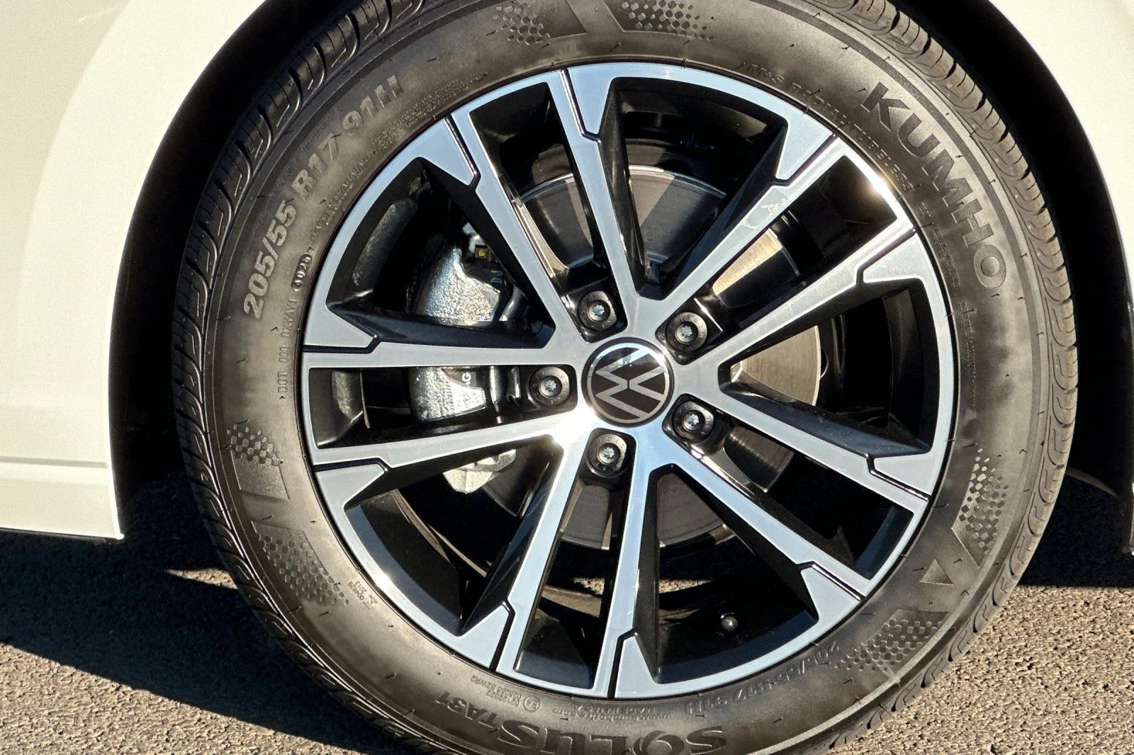 New 2026 White Volkswagen 1.5T Sport image 21