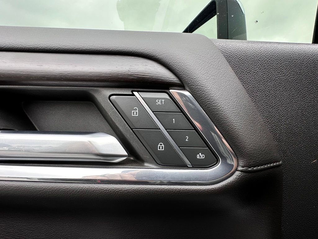 Used 2024 Onyx Black GMC Denali image 25
