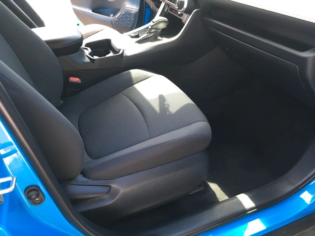 2019 Toyota RAV4 LE - Photo 29