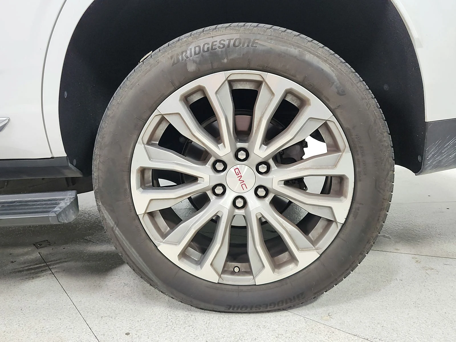 Used 2021 White GMC Denali image 14