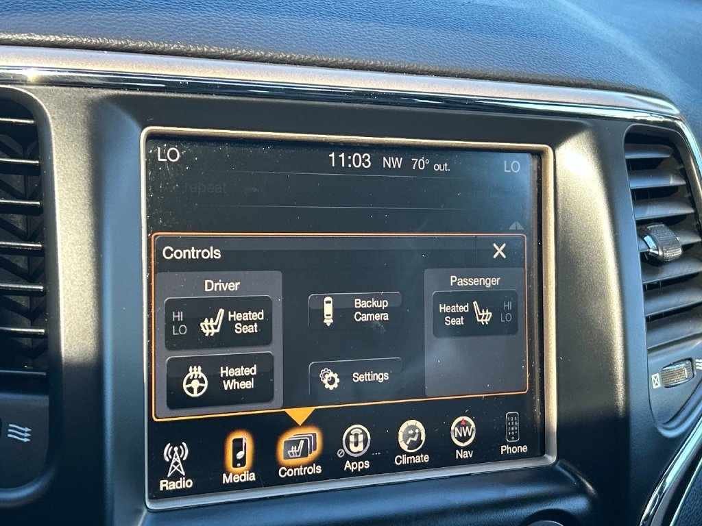 Used 2017 Silver Jeep Limited image 32