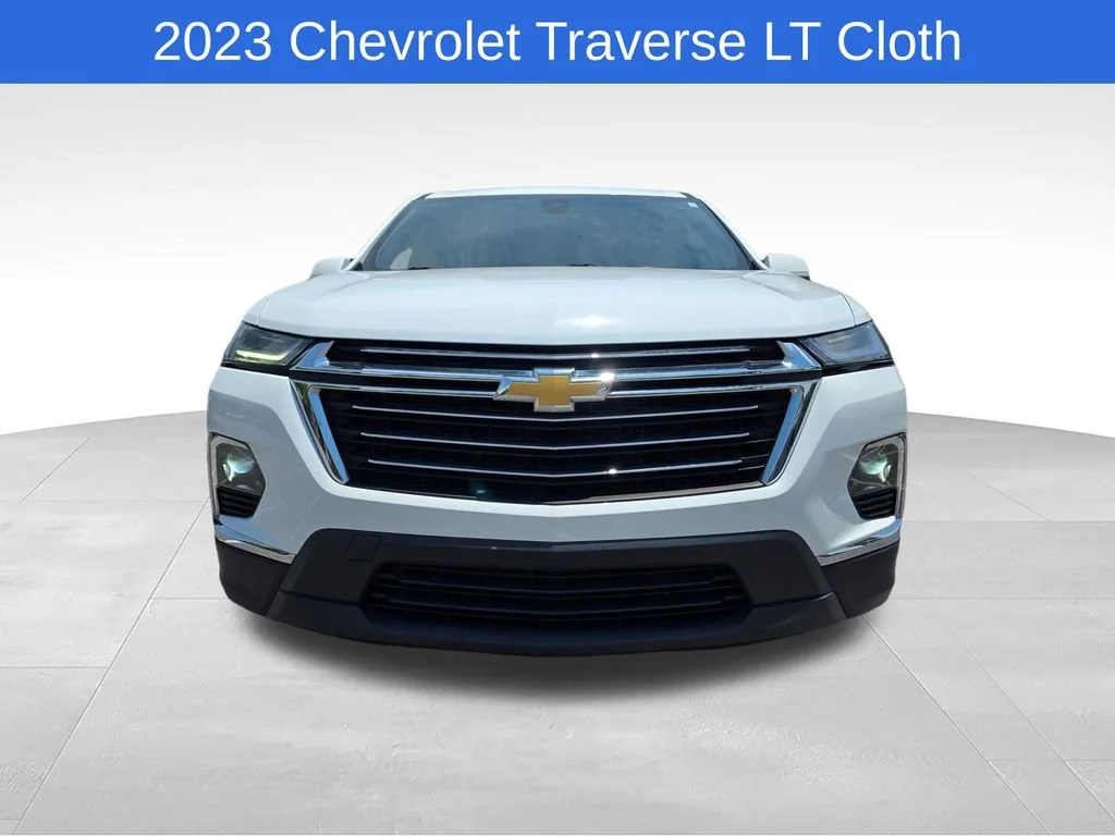 Used 2023 Summit White Chevrolet LT Cloth image 9