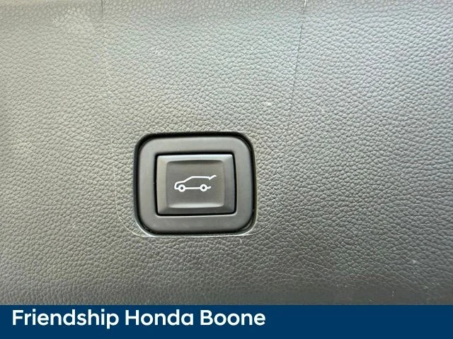 Used 2023 White Chevrolet Premier image 40