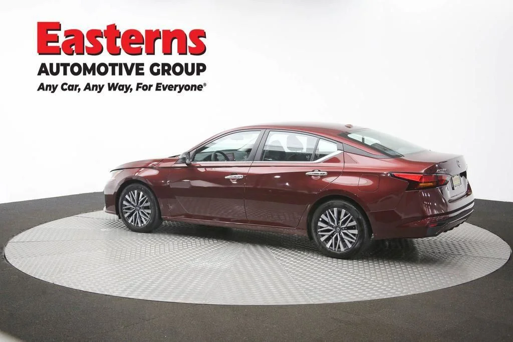 Used 2025 Red Nissan 2.5 SV image 63