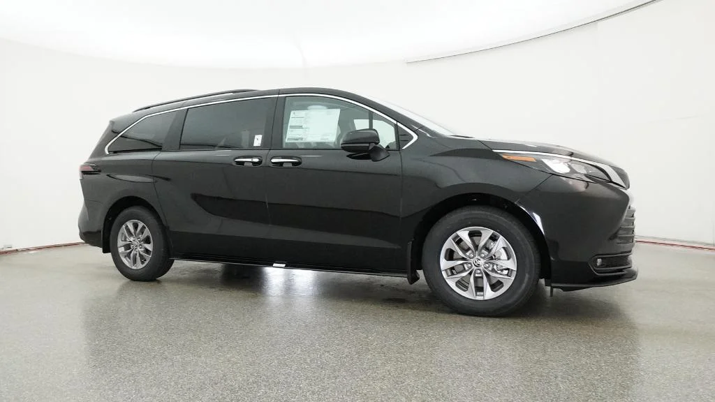New 2026 Midnight Black Metallic Toyota XLE image 10