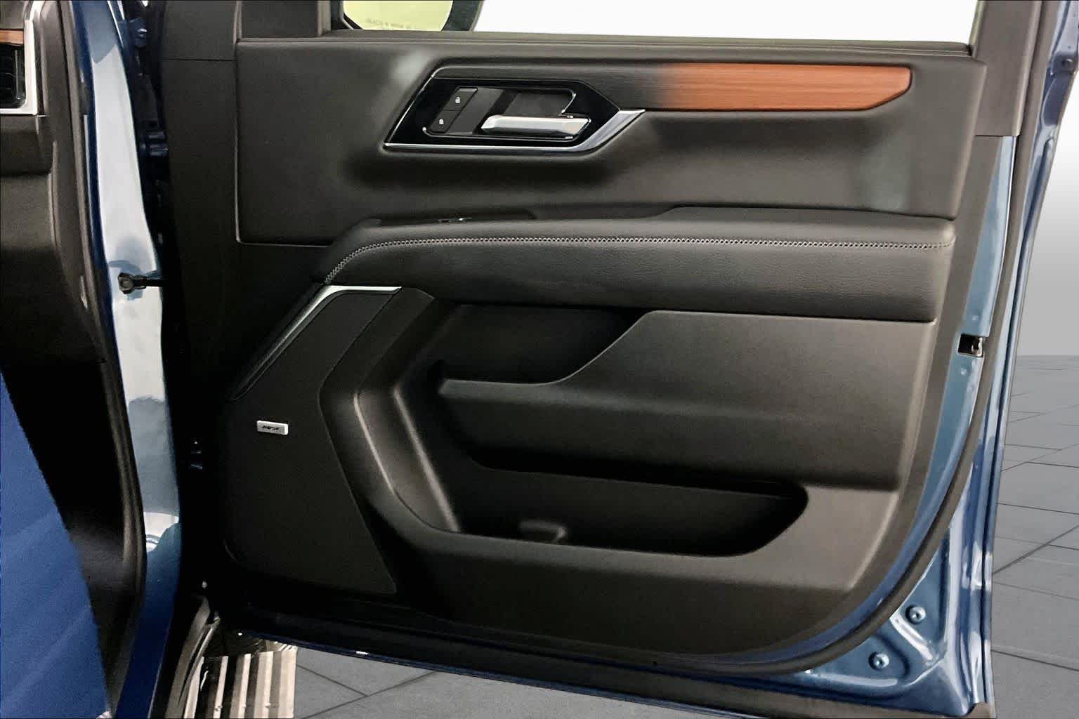 Used 2025 Downpour Metallic GMC Denali image 21