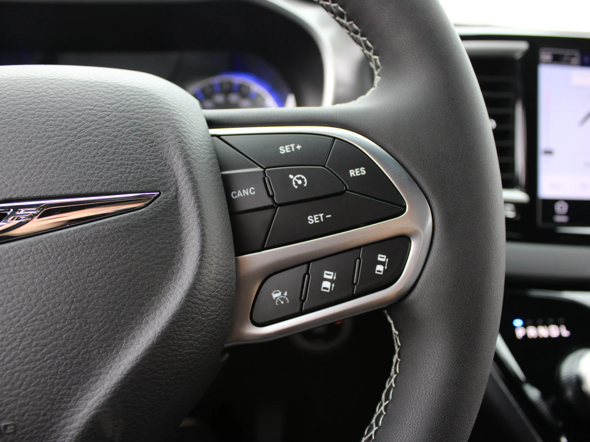 Used 2025 Black Chrysler SXT*, Heated Leather, Remote Start, Lane Departure Warning image 17