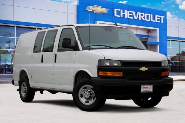 New 2025 Summit White Chevrolet WT image 1
