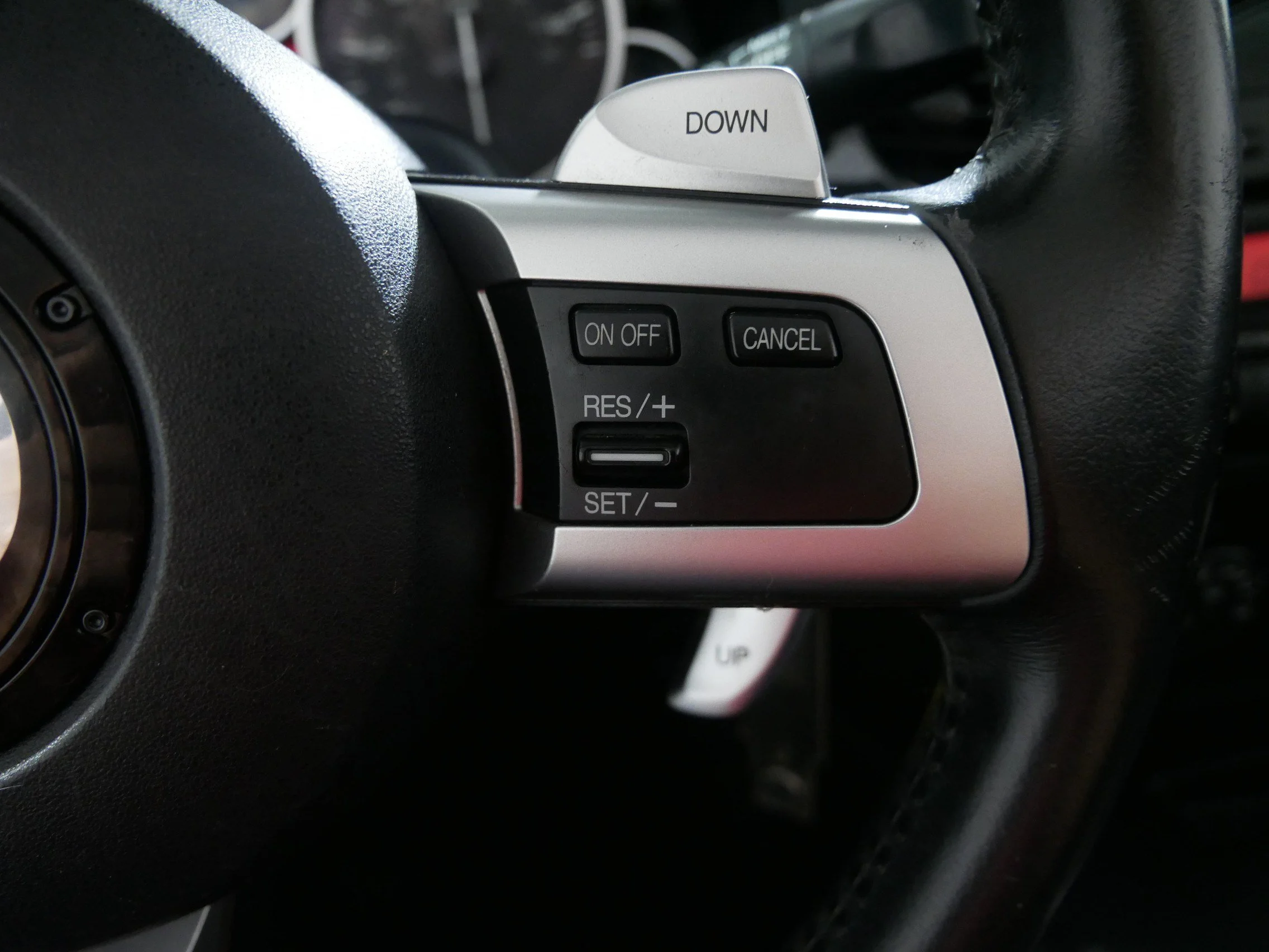 Used 2008 Brilliant Black Mazda Touring image 28