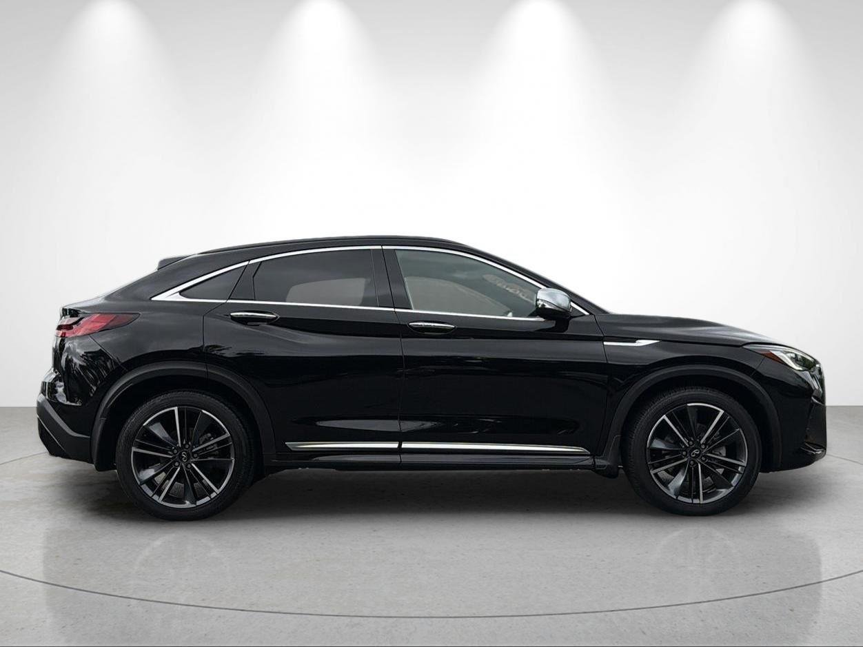 Used 2025 Black Obsidian INFINITI LUXE image 6