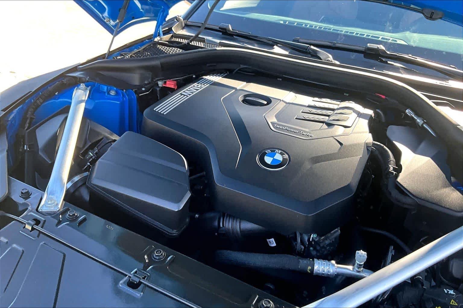 Used 2022 Misano Blue Metallic BMW sDrive30i image 27