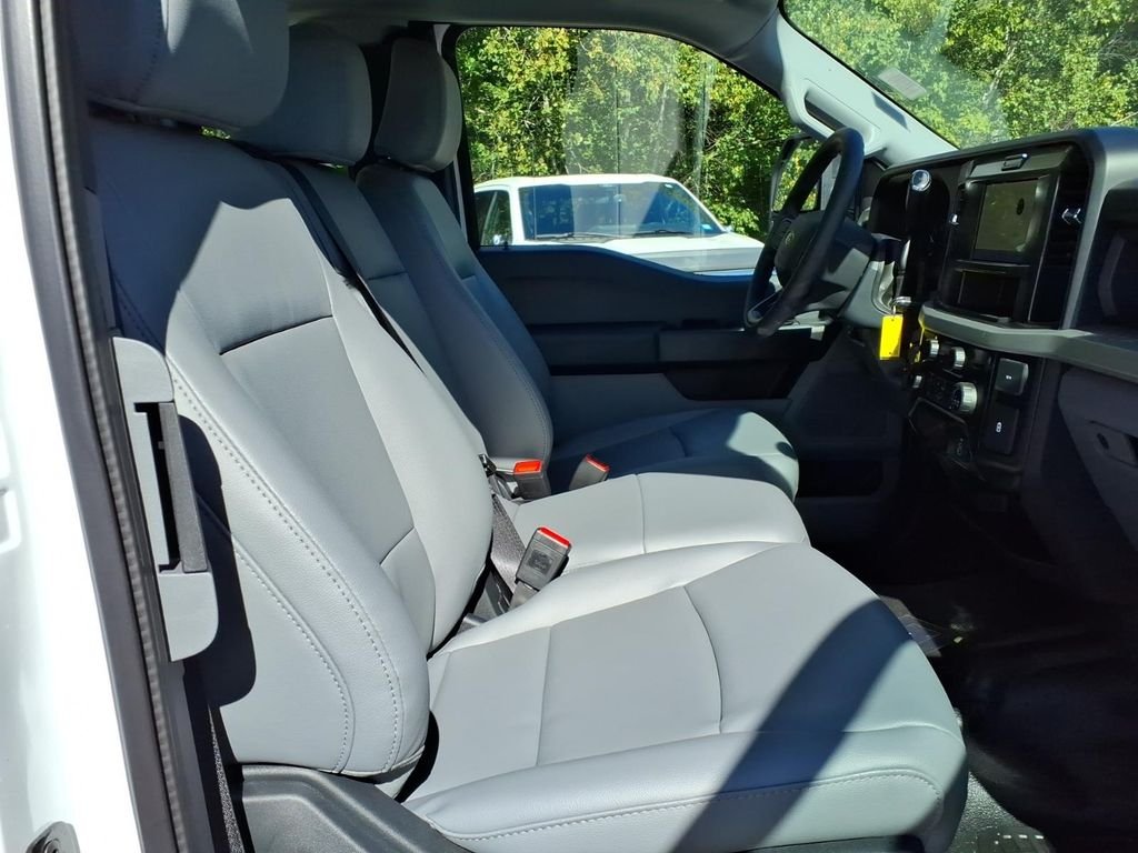 New 2027 Oxford White Ford F-250® XL image 11