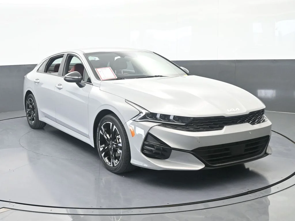 Used 2024 Wolf Gray Kia GT-Line image 9