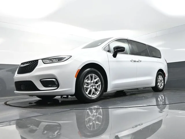 Used 2024 White Chrysler Touring L image 32