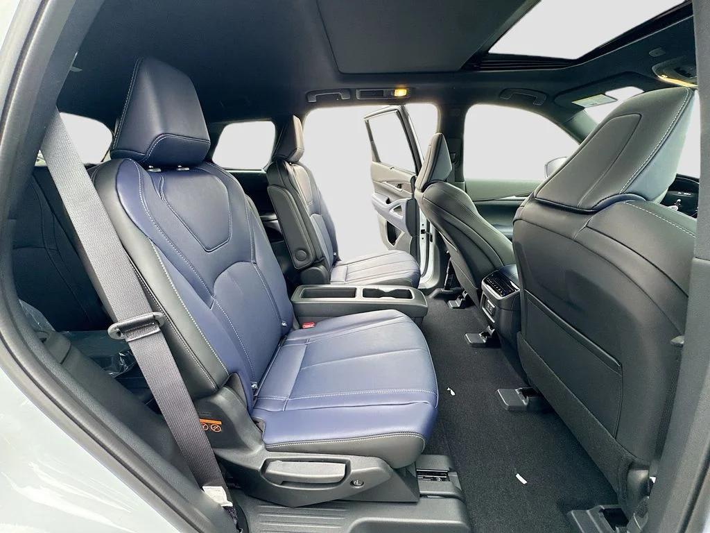 Certified Used 2026 White INFINITI SPORT image 31