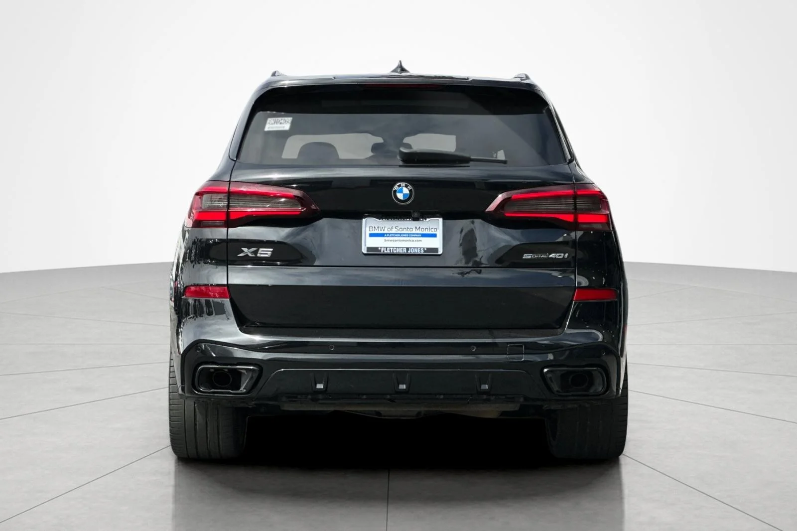Used 2021 Black Sapphire Metallic BMW sDrive40i image 4