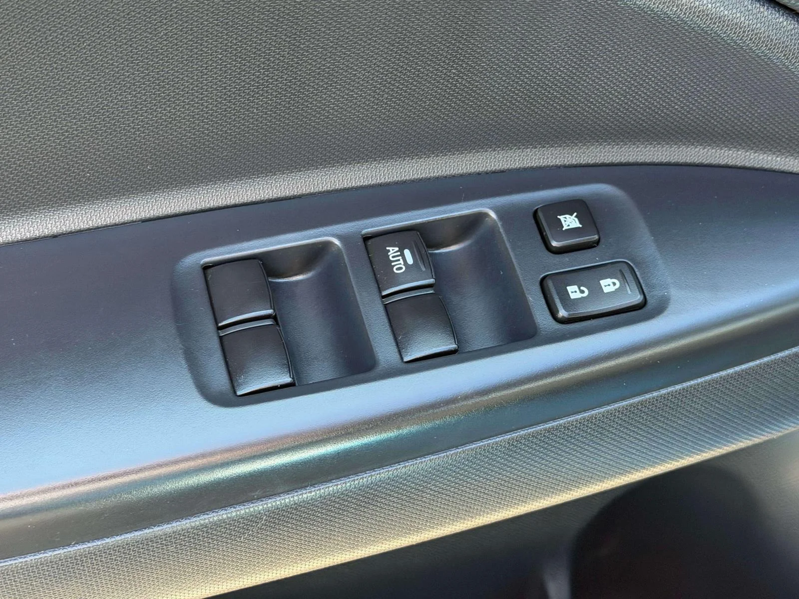 Used 2024 Sapphire Blue Metallic Mitsubishi ES image 24