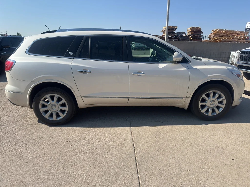 Used 2013  Buick Leather image 4