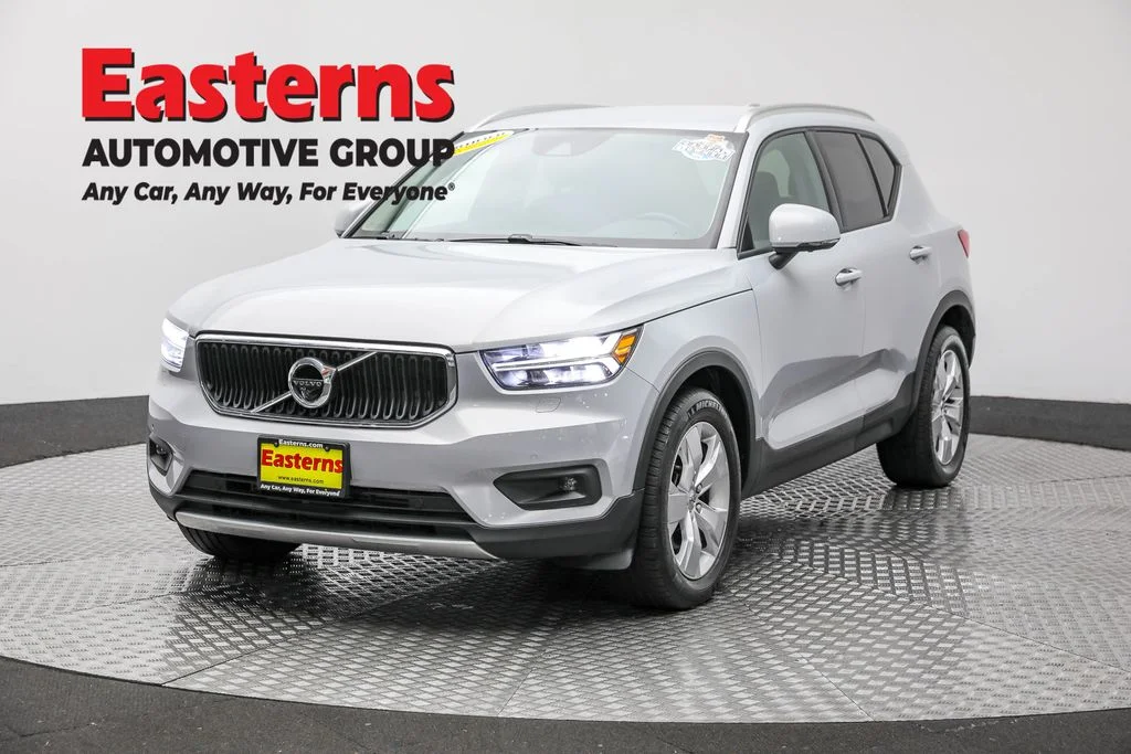 Used 2021 Silver Volvo Momentum image 1