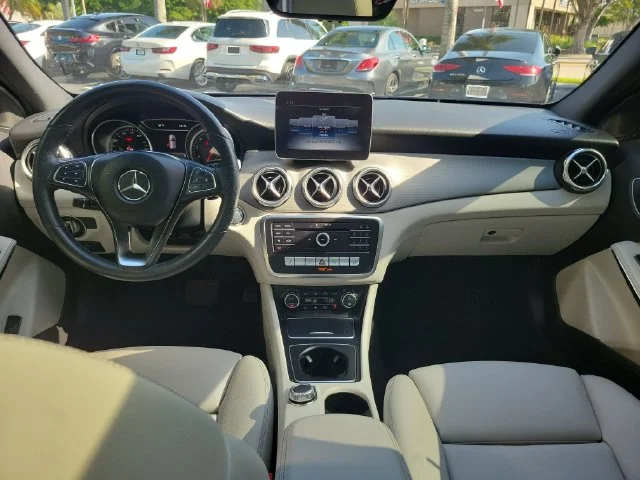 Used 2020 Blue Mercedes-Benz GLA 250 image 15