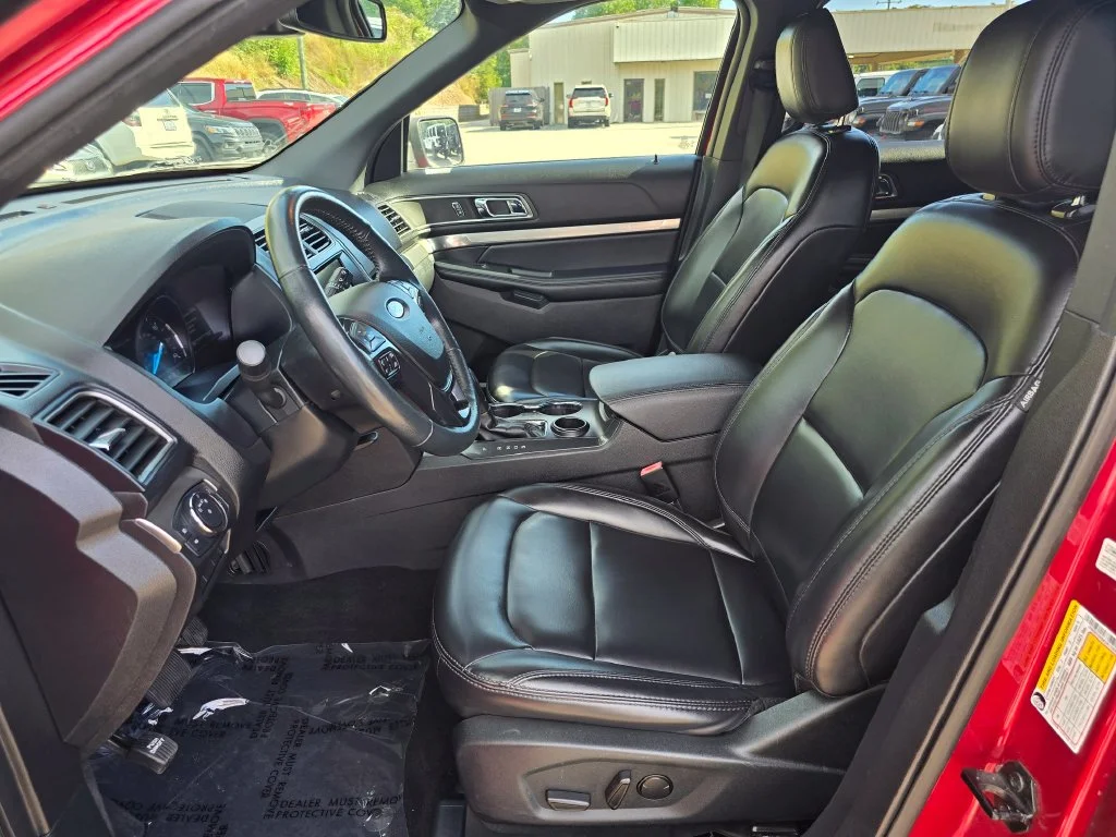 Used 2019 Red Ford XLT image 4