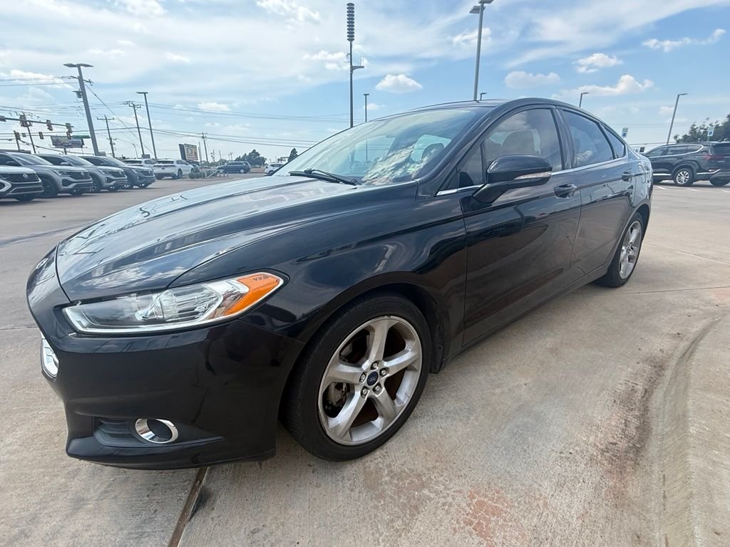 Used 2016 Shadow Black Ford SE image 7