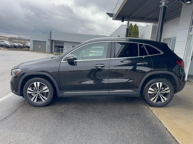 New 2026 Night Black Mercedes-Benz GLA 250 4MATIC® image 2