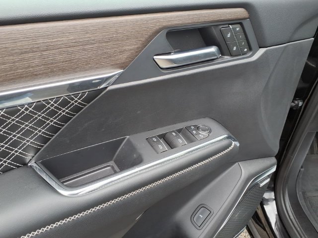 Used 2025 Black GMC Denali image 11