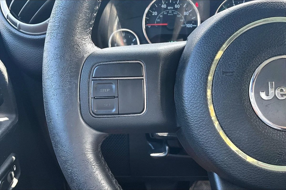 Used 2012  Jeep Sport image 11