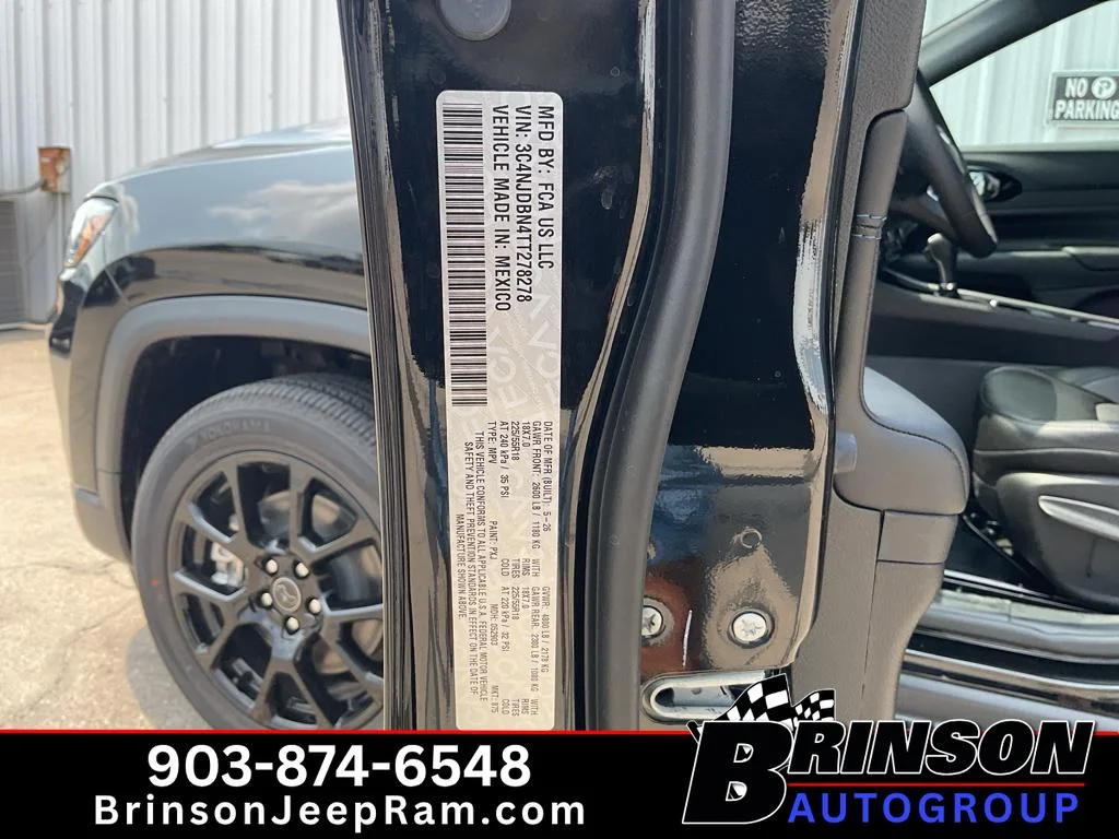 New 2026 Diamond Black Crystal Pearlcoat Jeep Latitude Altitude image 18