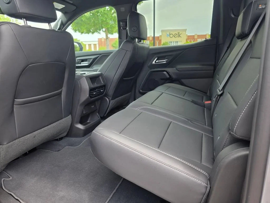 Used 2026 Slate Gray Metallic Chevrolet LT - Standard Range image 28