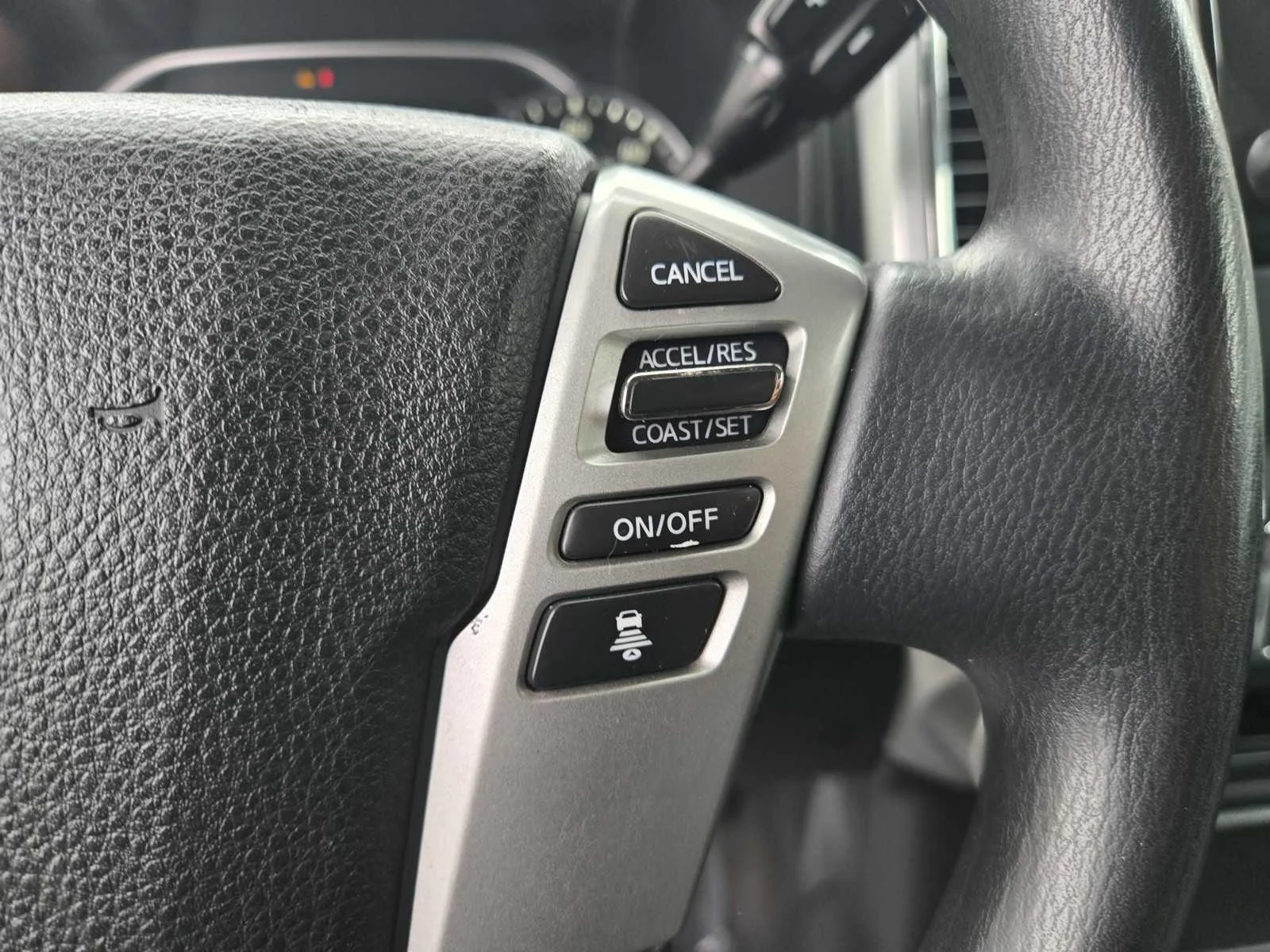 Used 2021  Nissan SV image 26