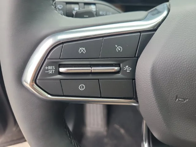 New 2027 Mosaic Black Metallic Chevrolet ACTIV image 28