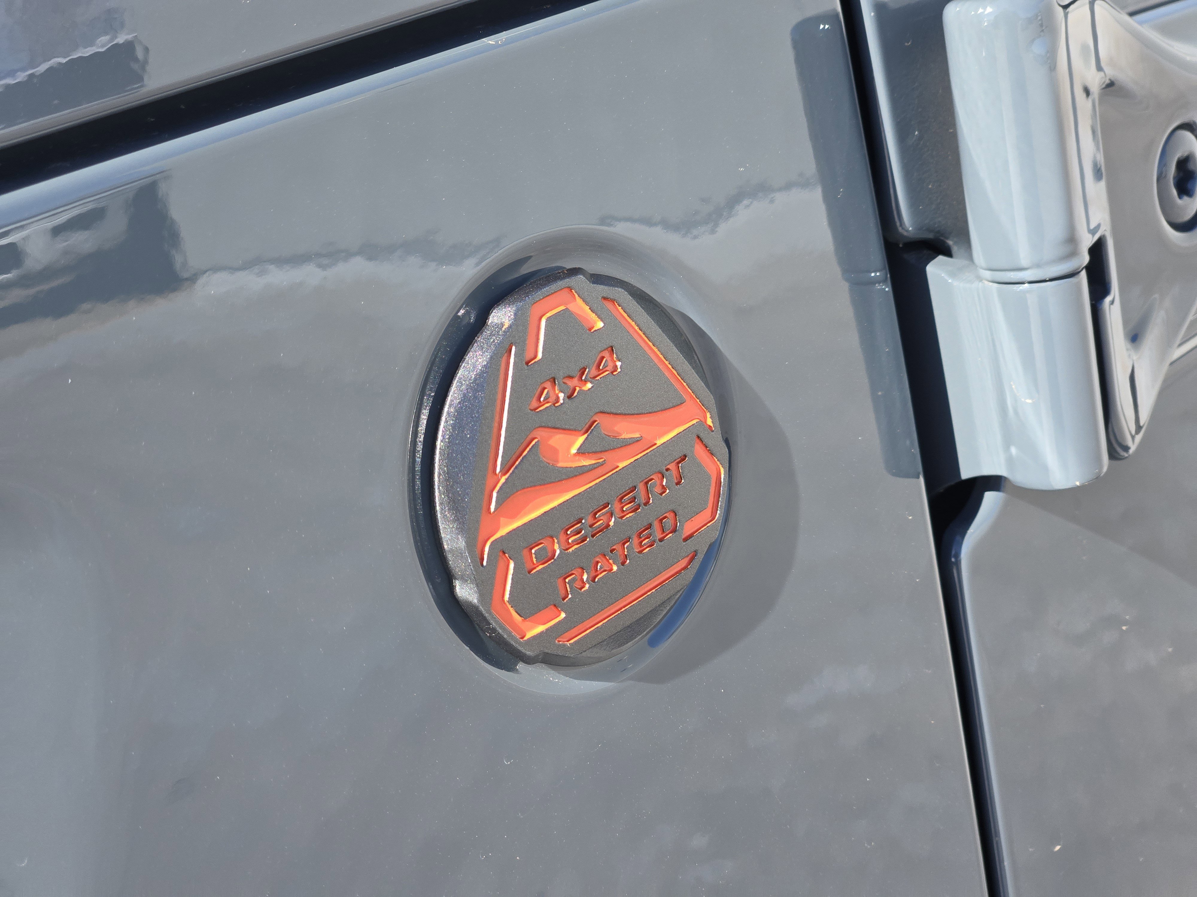 New 2026 Anvil Clear-Coat Exterior Paint Jeep Mojave X image 9