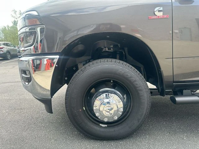 New 2026 Granite Crystal Metallic Clear-Coat Exterior Paint RAM Tradesman image 19