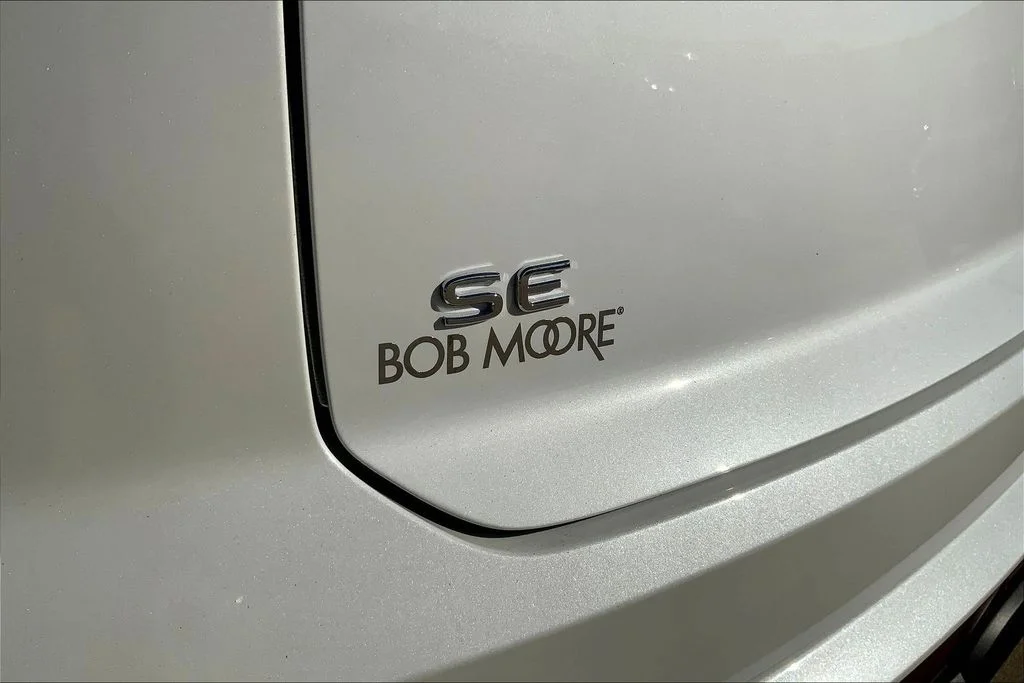 New 2026 Opal White Pearl Volkswagen SE w/Technology image 8