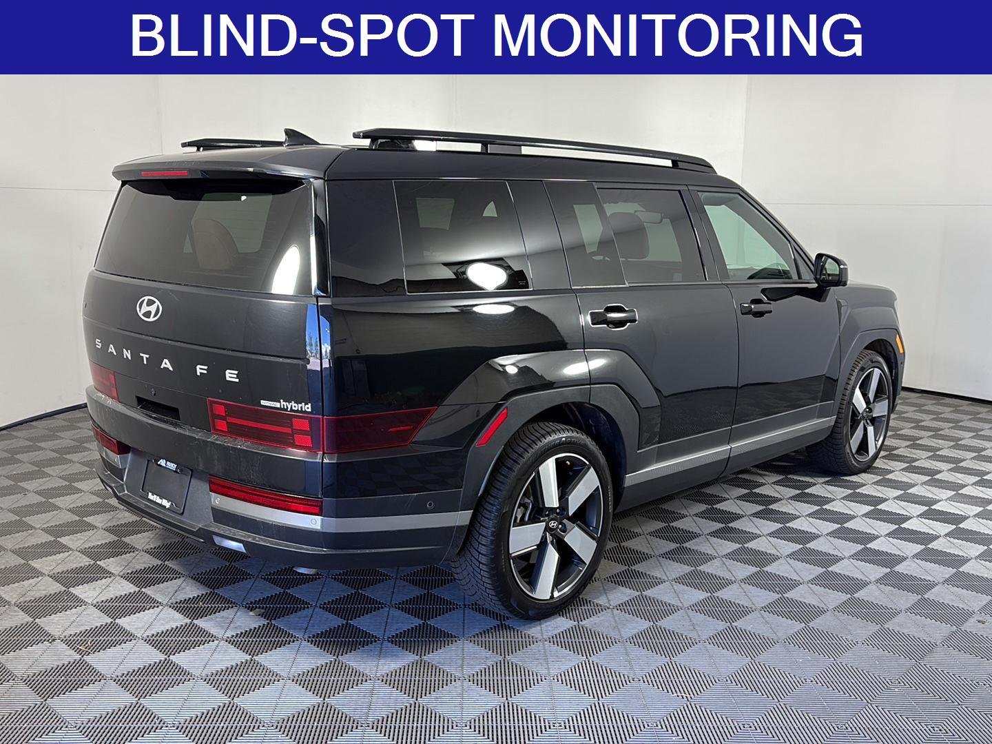 Used 2025 Phantom Black Hyundai Limited image 5